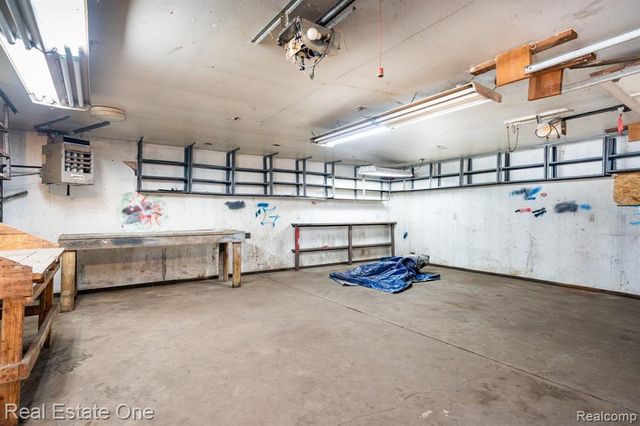 18410 Inkster Road, Redford, MI 48240