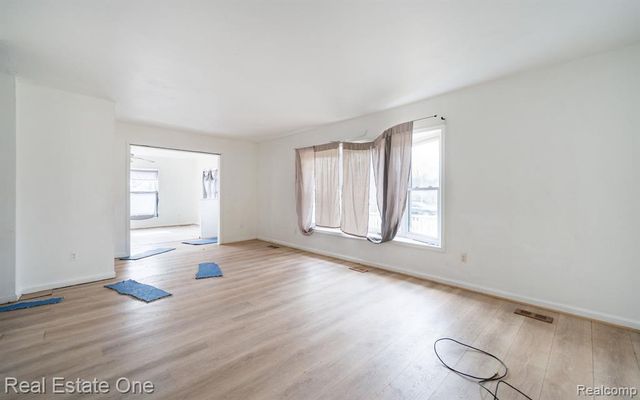 18410 Inkster Road, Redford, MI 48240