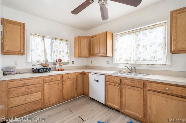 18410 Inkster Road, Redford, MI 48240