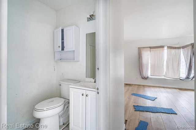 18410 Inkster Road, Redford, MI 48240