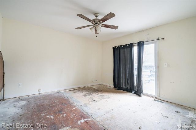 18410 Inkster Road, Redford, MI 48240