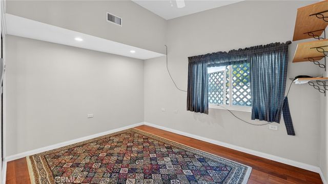 1462 MERION Way 30G, Seal Beach, CA 90740