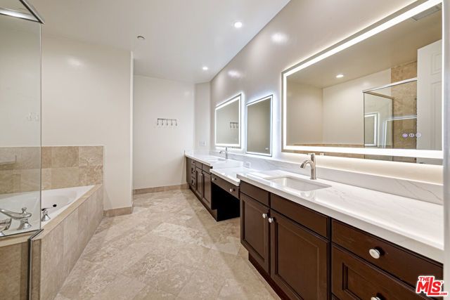 143 N Arnaz Drive 106, Beverly Hills, CA 90211