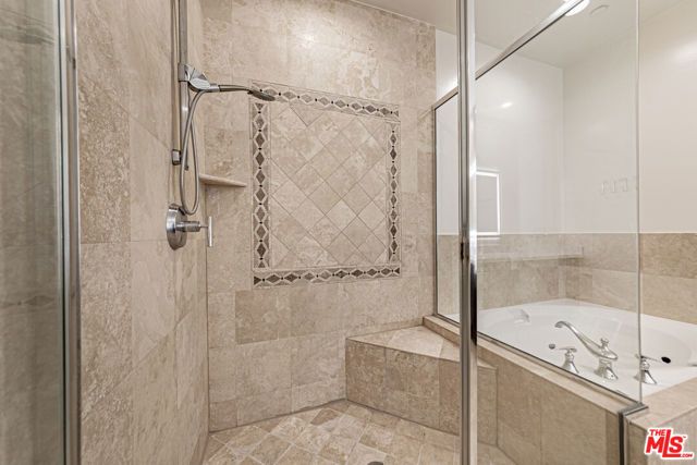 143 N Arnaz Drive 106, Beverly Hills, CA 90211