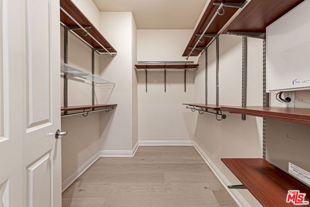 143 N Arnaz Drive 106, Beverly Hills, CA 90211