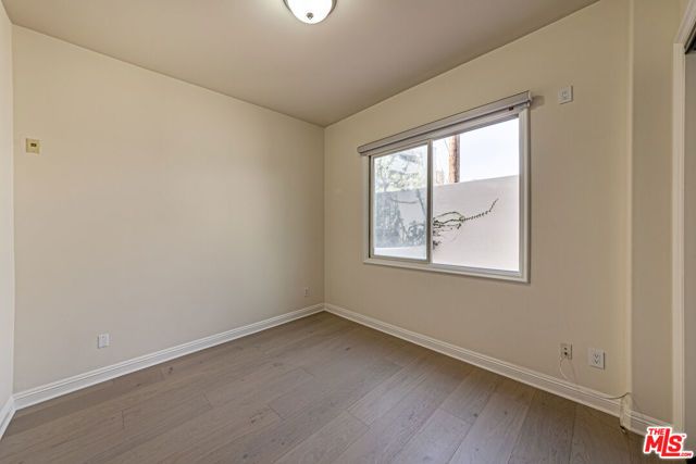 143 N Arnaz Drive 106, Beverly Hills, CA 90211