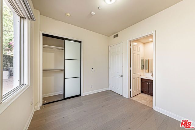 143 N Arnaz Drive 106, Beverly Hills, CA 90211