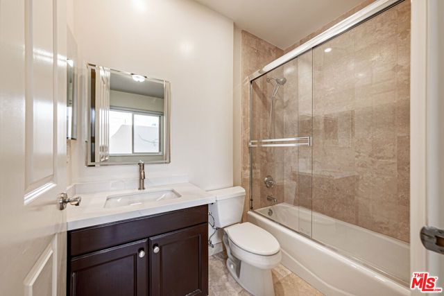 143 N Arnaz Drive 106, Beverly Hills, CA 90211