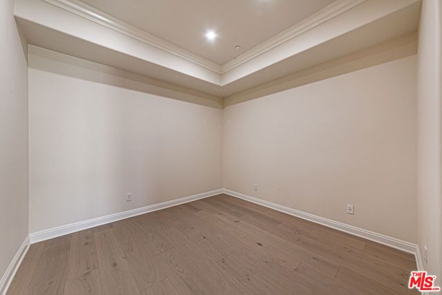 143 N Arnaz Drive 106, Beverly Hills, CA 90211