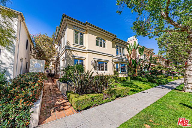 143 N Arnaz Drive 106, Beverly Hills, CA 90211