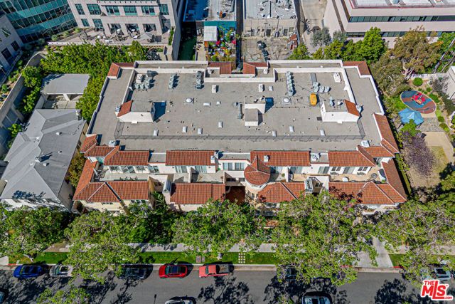 143 N Arnaz Drive 106, Beverly Hills, CA 90211