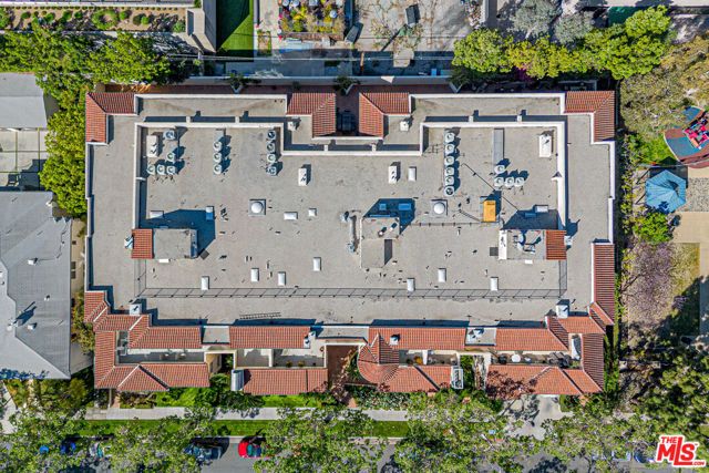 143 N Arnaz Drive 106, Beverly Hills, CA 90211