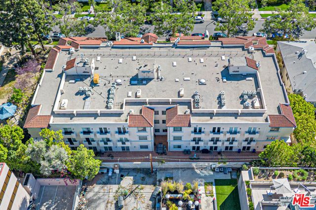 143 N Arnaz Drive 106, Beverly Hills, CA 90211