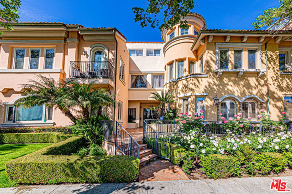 143 N Arnaz Drive 106, Beverly Hills, CA 90211