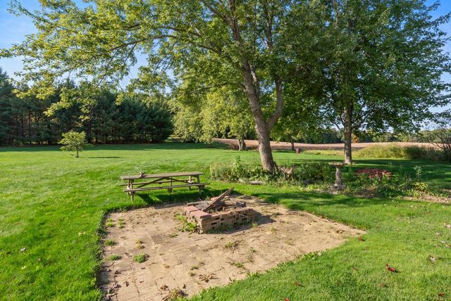 4735 Beaver Dam ROAD, West Bend, WI 53090