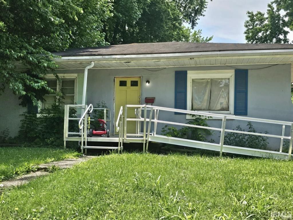 1521 Ravenswood Drive, Evansville, IN 47714