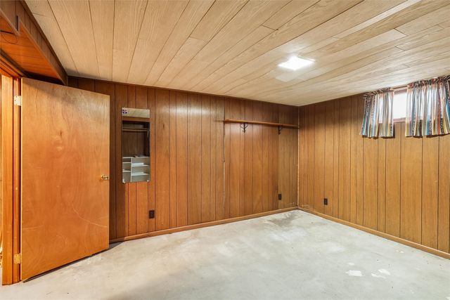 515 N 13th Street, Adel, IA 50003