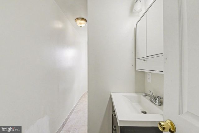 3712 FALLS RD, Baltimore, MD 21211