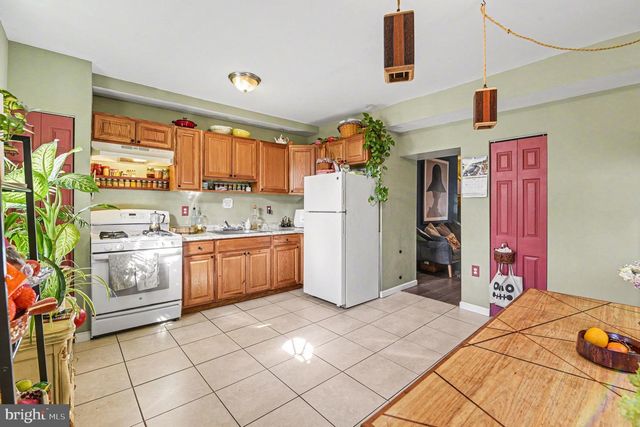 3712 FALLS RD, Baltimore, MD 21211