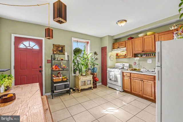 3712 FALLS RD, Baltimore, MD 21211