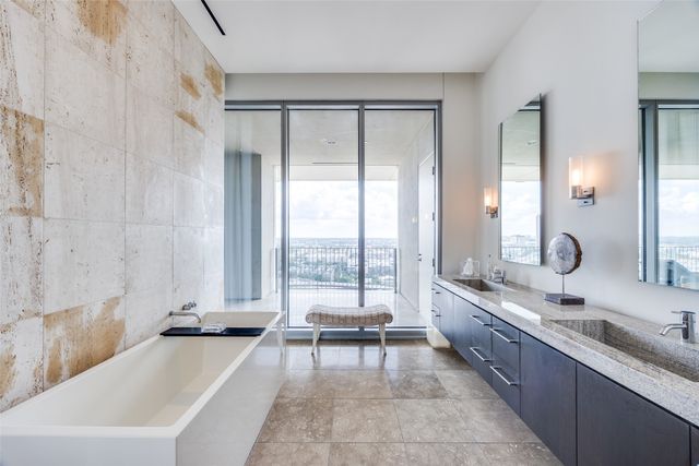 1717 Arts Plaza 1808, Dallas, TX 75201