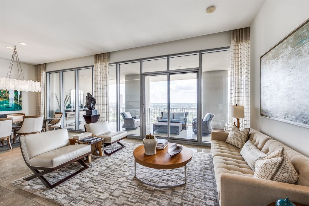 1717 Arts Plaza 1808, Dallas, TX 75201