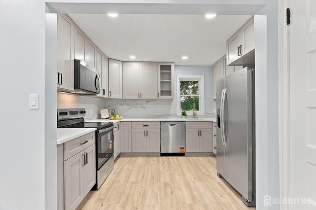 19 N Adelaide Avenue N, Highland Park, NJ 08904