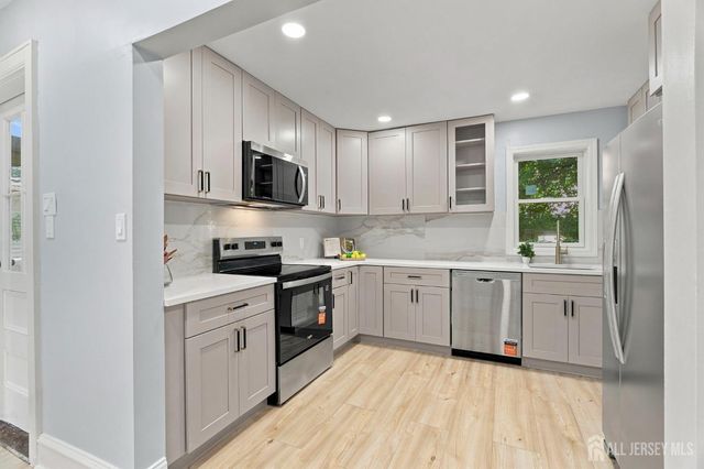 19 N Adelaide Avenue N, Highland Park, NJ 08904