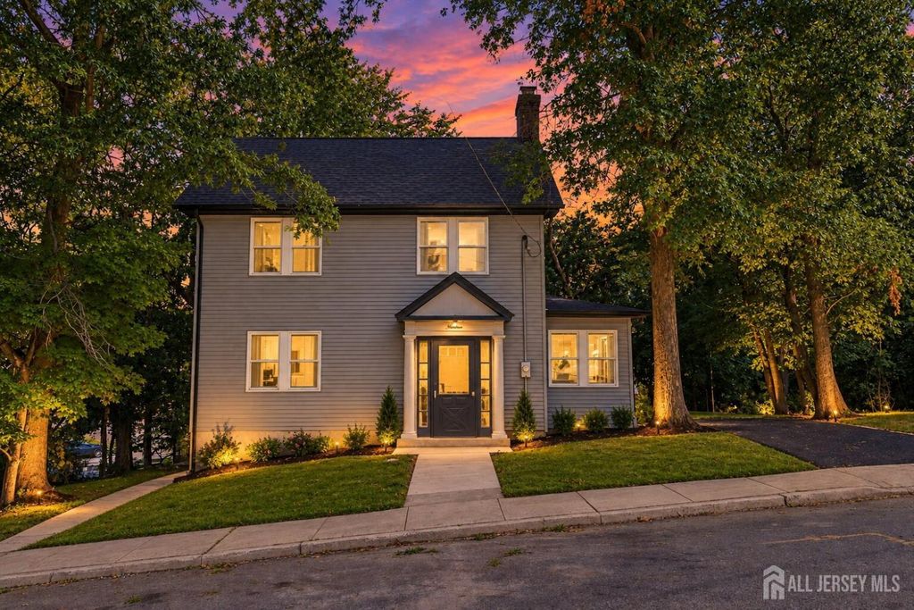 19 N Adelaide Avenue N, Highland Park, NJ 08904