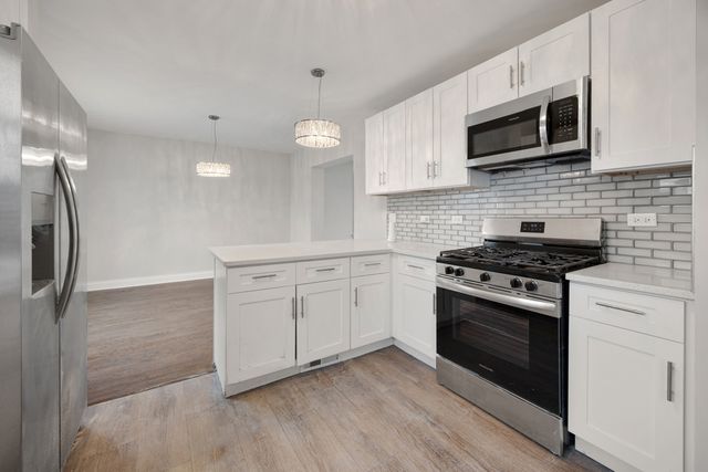 8435 S Cregier Avenue, Chicago, IL 60617