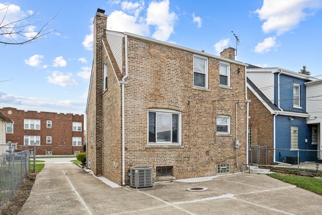 8435 S Cregier Avenue, Chicago, IL 60617