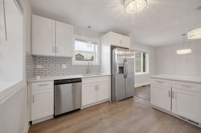 8435 S Cregier Avenue, Chicago, IL 60617