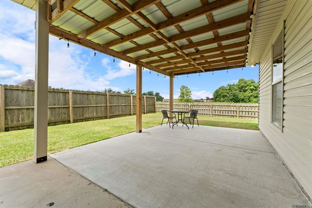 1705 S Gonzales Trace Ave, Gonzales, LA 70737