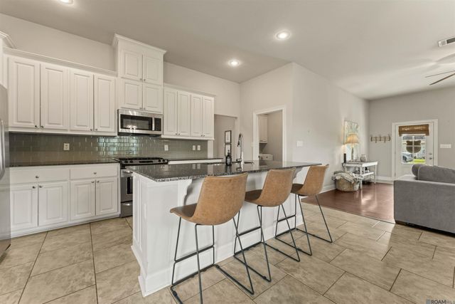 1705 S Gonzales Trace Ave, Gonzales, LA 70737