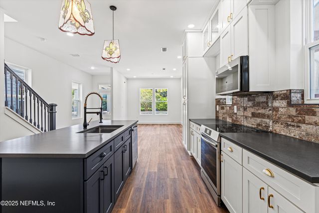 431 E 7TH Street, Jacksonville, FL 32206