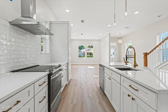 431 E 7TH Street, Jacksonville, FL 32206