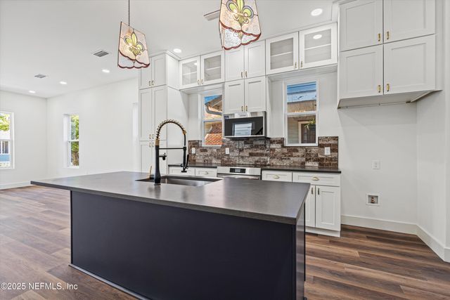 431 E 7TH Street, Jacksonville, FL 32206