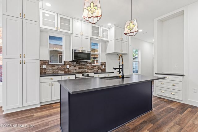 431 E 7TH Street, Jacksonville, FL 32206