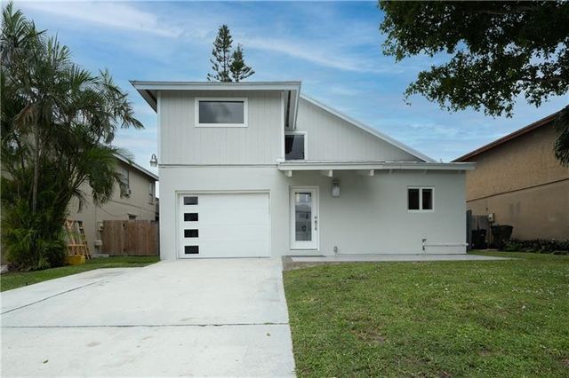 2425 Southridge Road, Delray Beach, FL 33444