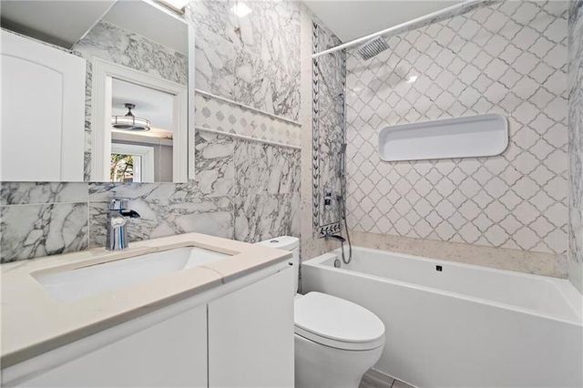 2425 Southridge Road, Delray Beach, FL 33444