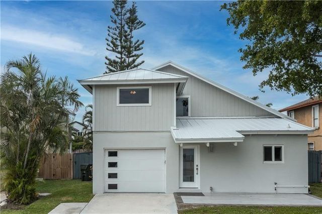 2425 Southridge Road, Delray Beach, FL 33444
