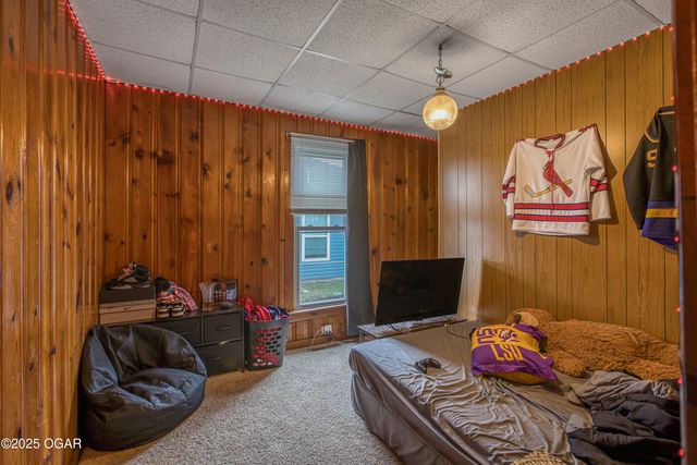 715 N Oak Street, Webb City, MO 64870