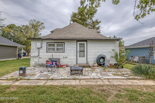 715 N Oak Street, Webb City, MO 64870