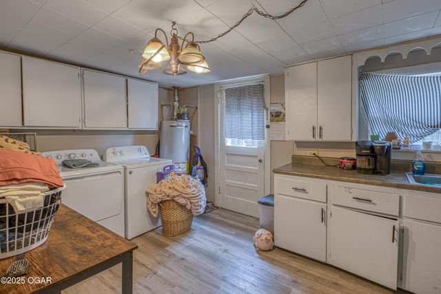 715 N Oak Street, Webb City, MO 64870