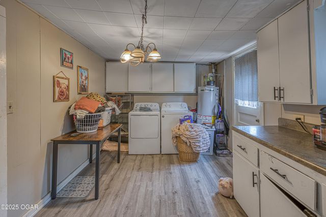 715 N Oak Street, Webb City, MO 64870