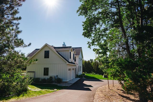 6551 Huntsman Drive, Acme Twp, MI 49690