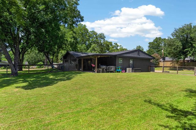 2425 Live Oak St, Jacksonville, TX 75766