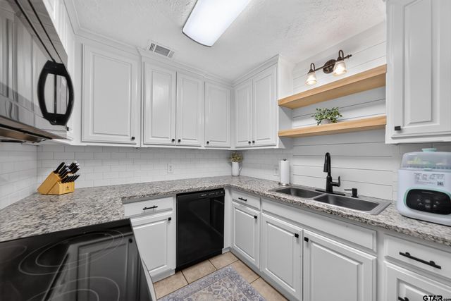 2425 Live Oak St, Jacksonville, TX 75766
