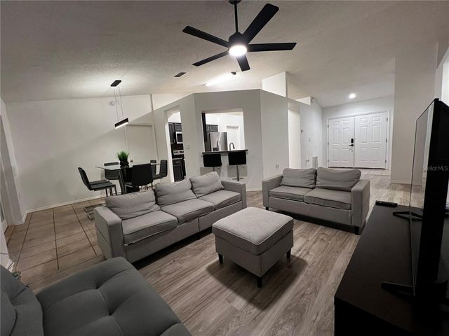 6042 BROOKHILL CIR, Orlando, FL 32810