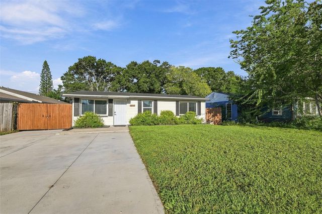 1684 CORAL WAY, Largo, FL 33771